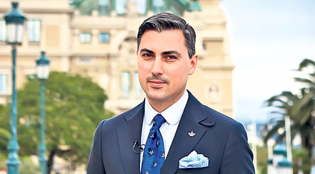 Designerul Alexandru Ciucu și-a lansat, la Monte Carlo, prima colecţie pentru doamne