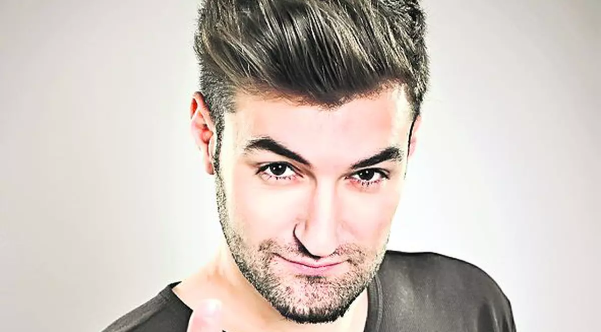 Smiley, spectacol în tramvai