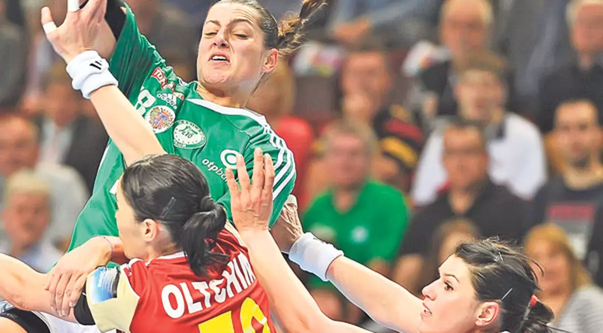 Oltchim poate face astăzi un pas mare spre finala Ligii Campionilor la handbal feminin | La luptă, fetelor!