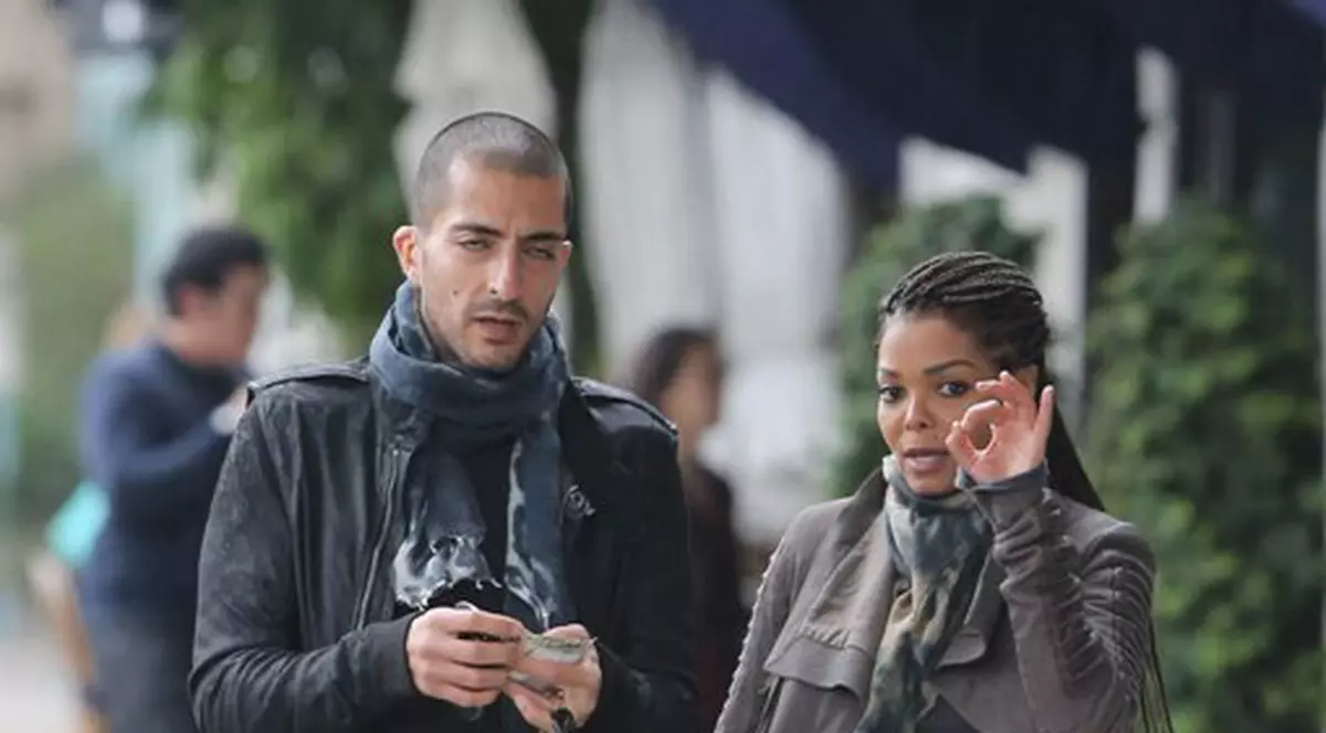 SCANDAL în familia lui Janet Jackson! A descoperit că proaspătul ei soţ, un miliardar arab, S-A IUBIT cu o STRIPTEUZĂ! FOTO