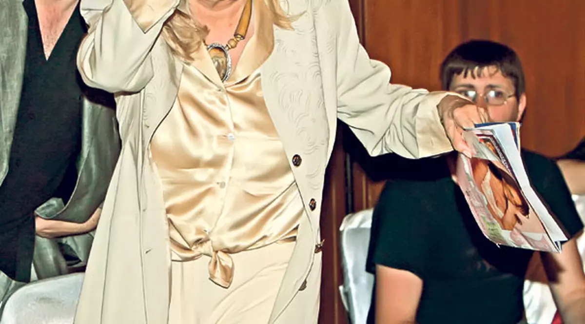 EXCLUSIV | «Mama Zina» îşi pierde memoria