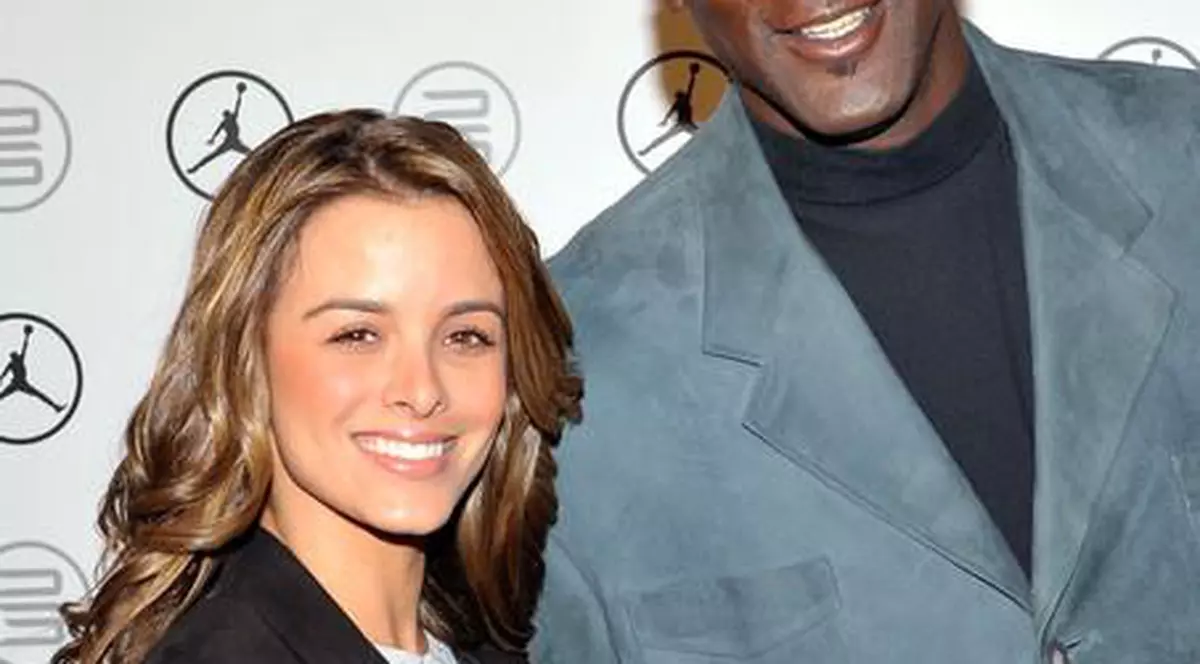 Fostul baschetbalist american Michael Jordan s-a căsătorit. Soţia sa, cu 15 ani mai tânără