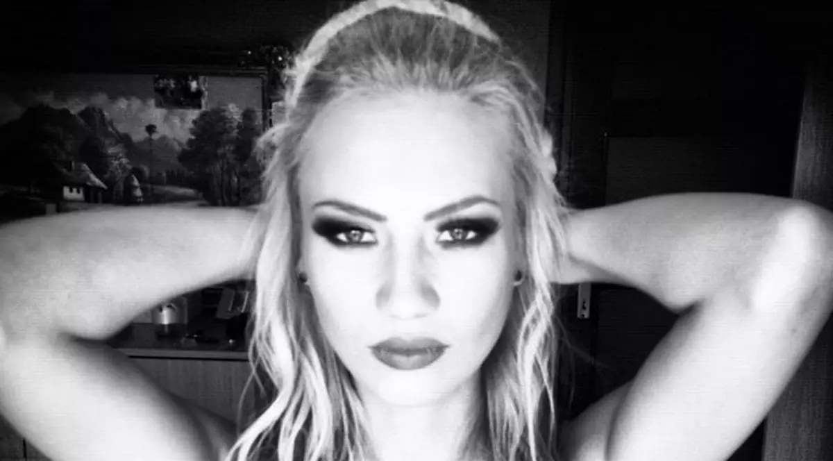 Cea mai "bună" Vecină de la Neatza s-a lansat ca Fata de la pagina 5  | FOTO&VIDEO