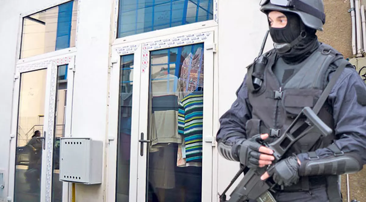 Libanezi suspectaţi de legături cu Hezbollah au vrut să aducă mitraliere în România
