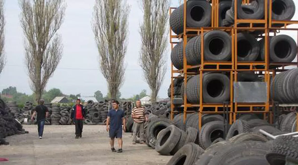 Un bărbat a murit în urma exploziei unui cauciuc