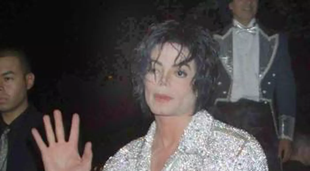 Implantul la care nu se gândea nimeni! Ce și-a făcut Michael Jackson sub piele?