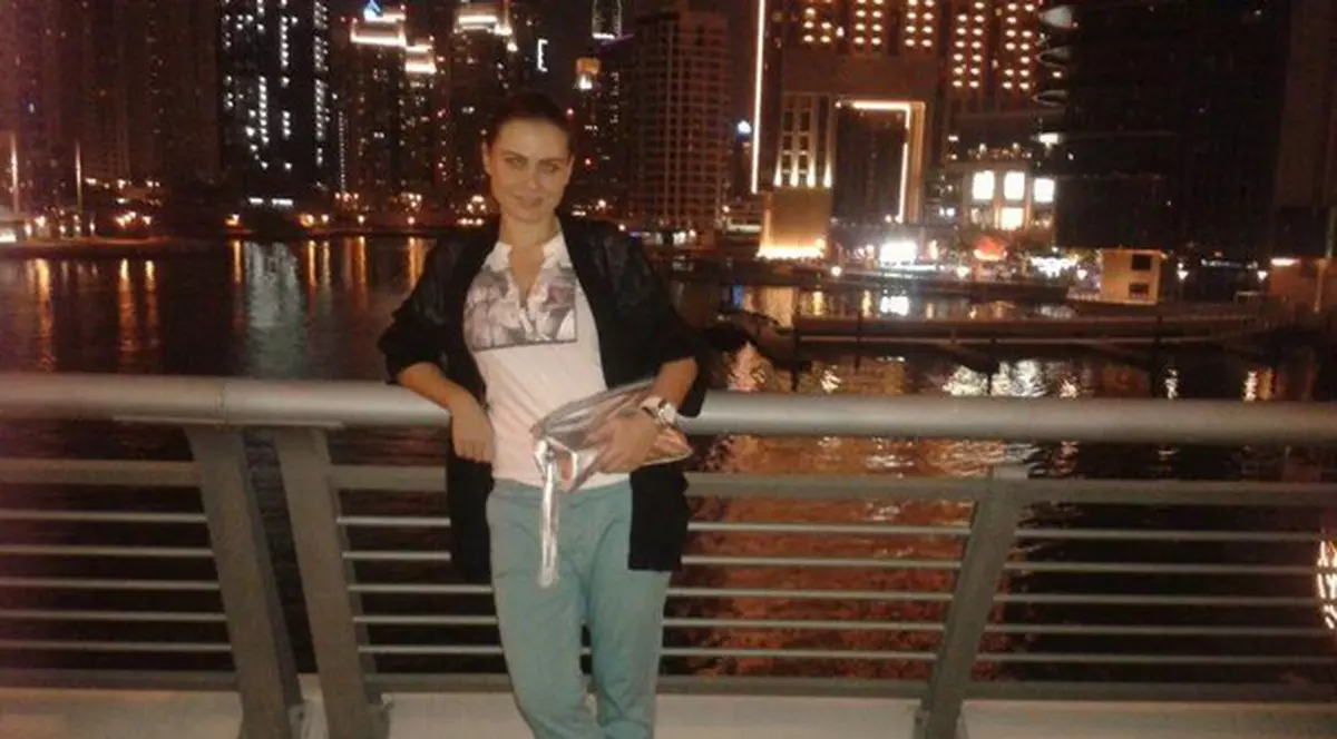 Adina Buzatu, stilistul vedetelor, recunoaşte că se uită la cum este îmbrăcat „masculul" din faţa ei: „Sunt încă singură pentru că aştept bărbatul perfect!"