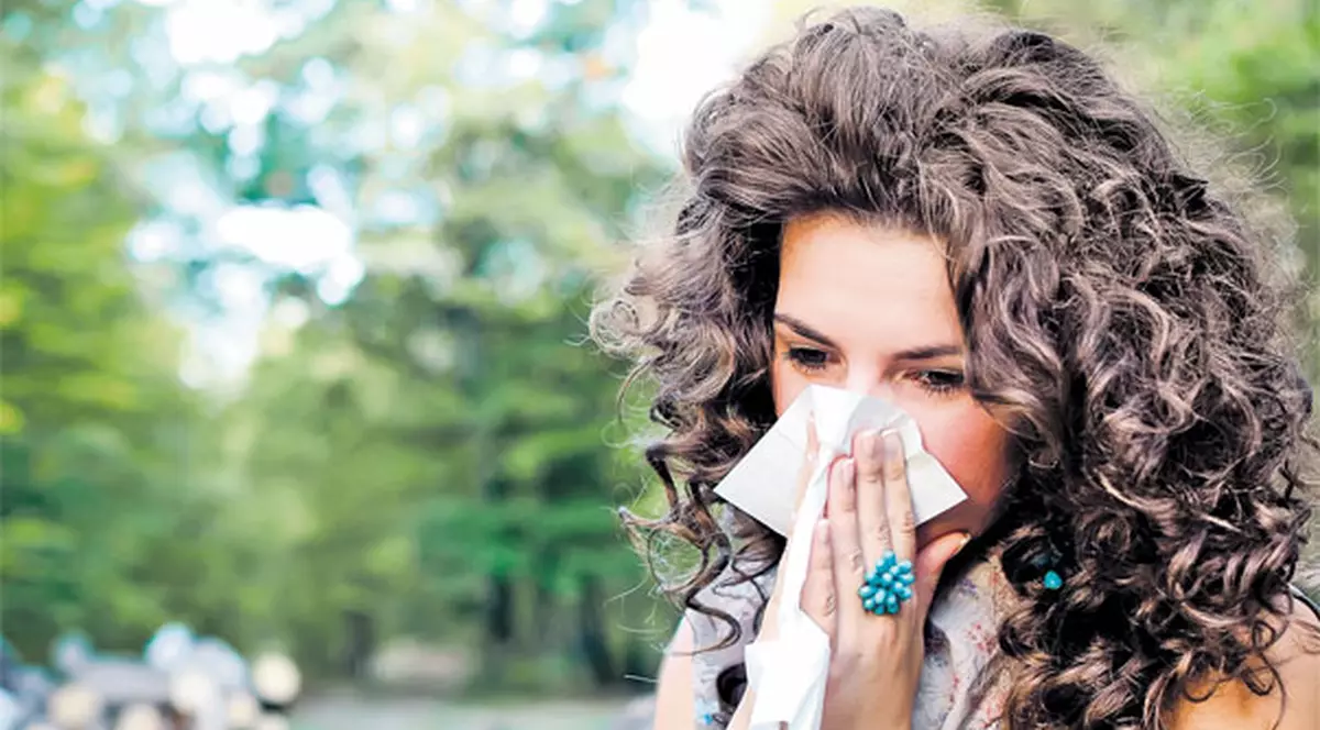 Vine sezonul alergiei la polen • Netratată, această afecţiune poate duce la astm • Ia-ţi măsuri ca să nu ai de-a face cu ea