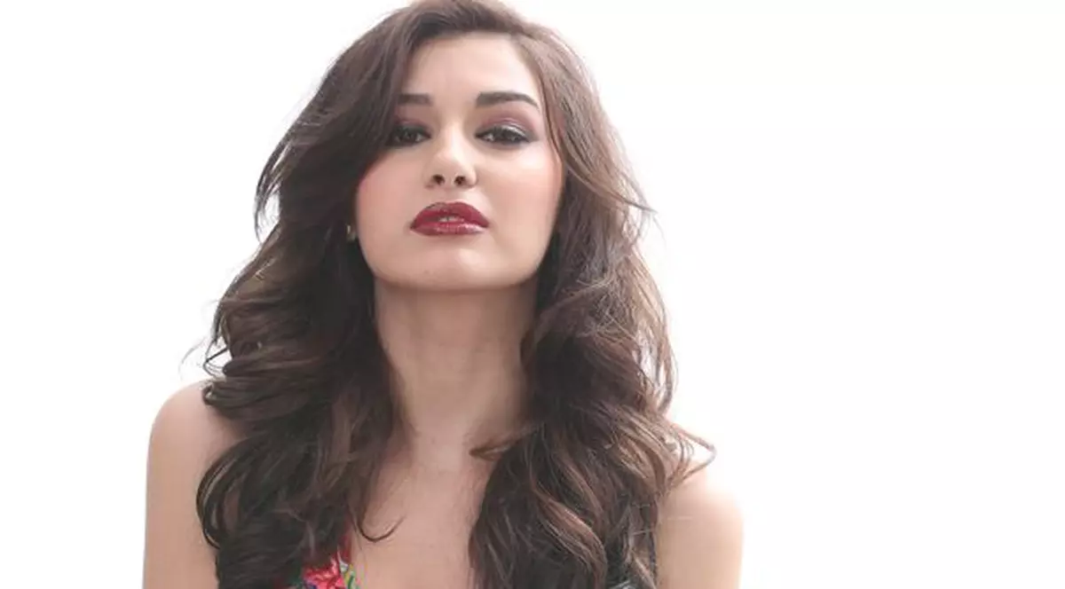 Alina Eremia din "Pariu cu Viața" a lansat piesa "Tu ești vara mea". Îți place?