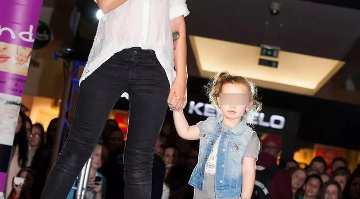 IMAGINI ÎN PREMIERĂ cu Antonia şi fiica ei, Maya, pe scenă! Uite CUM A REACŢIONAT MICUŢA | FOTO