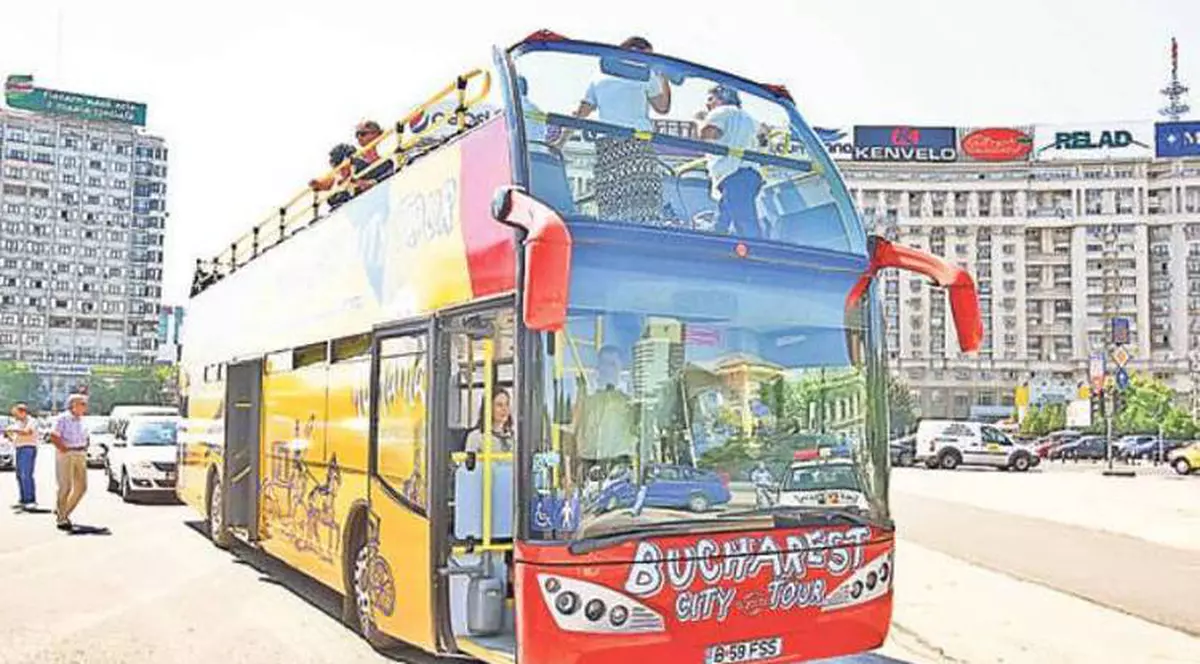 Autobuzele de pe linia turistică «Bucharest City Tour» îşi reiau circulaţia la 1 mai