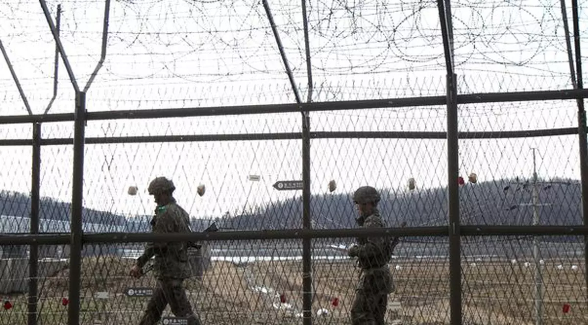 ÎN CE ZI ar putea COREEA DE NORD lansa primele RACHETE spre baze militare AMERICANE