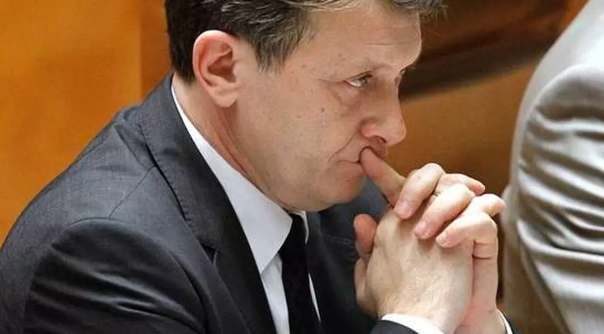 Îl mai susțin pe Crin Antonescu? Prima organizație PSD care îi retrage sprijinul liderului PNL