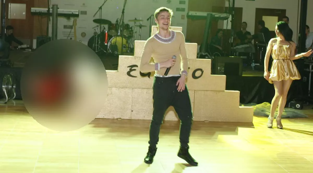 Deea Maxer s-a făcut de râs! Uite ce a păţit la un eveniment select| FOTO