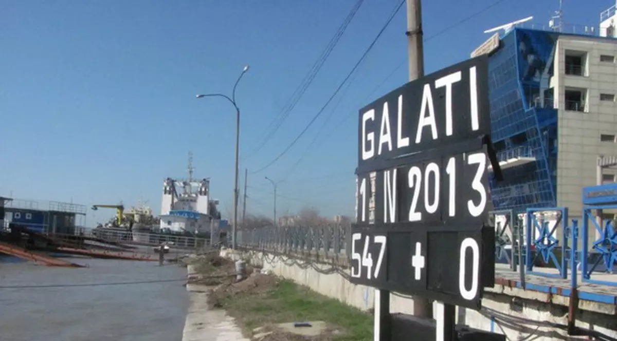 Dunărea a inundat deja falezele la Galaţi. Autorităţile avertizează că nivelul va creşte şi mai mult