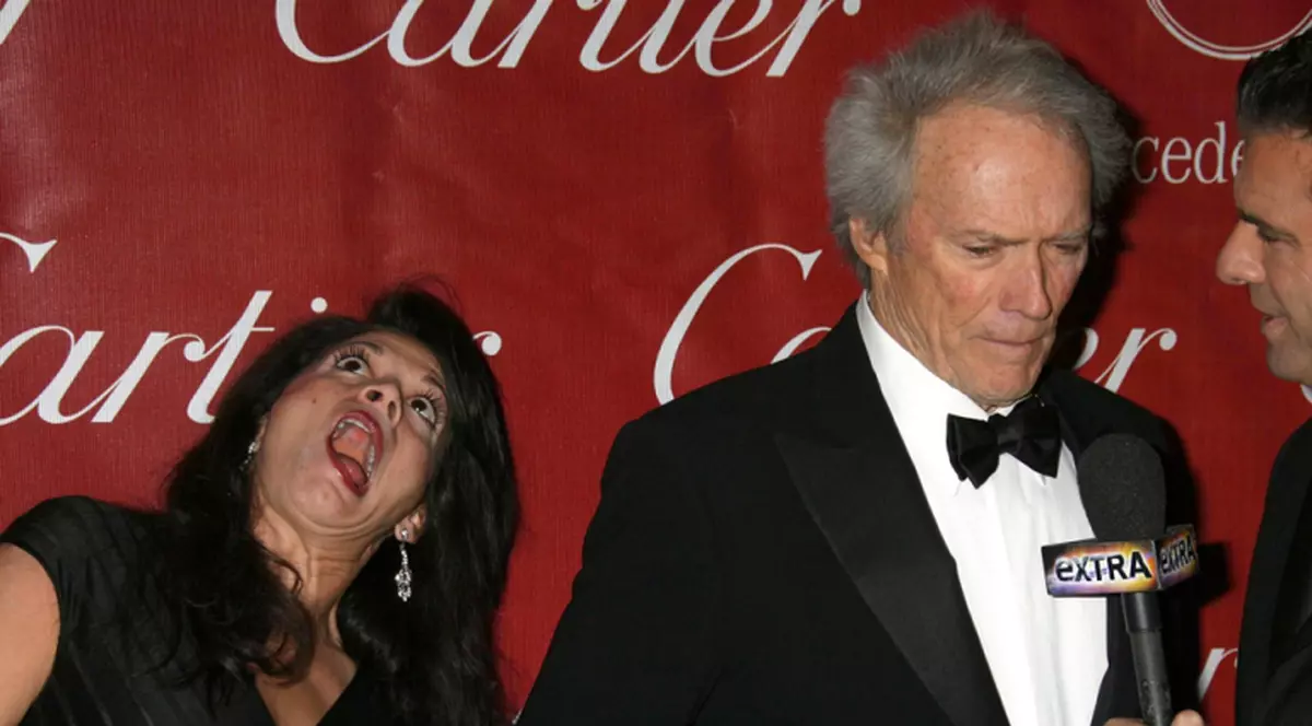 Soţia mai tânără cu 35 de ani a lui Clint Eastwood SUFERĂ DE DEPRESIE! A fost internată într-o CLINICĂ DE REABILITARE!