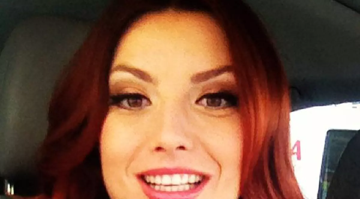 Uite CUM SE DISTREAZA Elena Gheorghe şi Nicholas. Băieţelul cântăreţei e un dulce