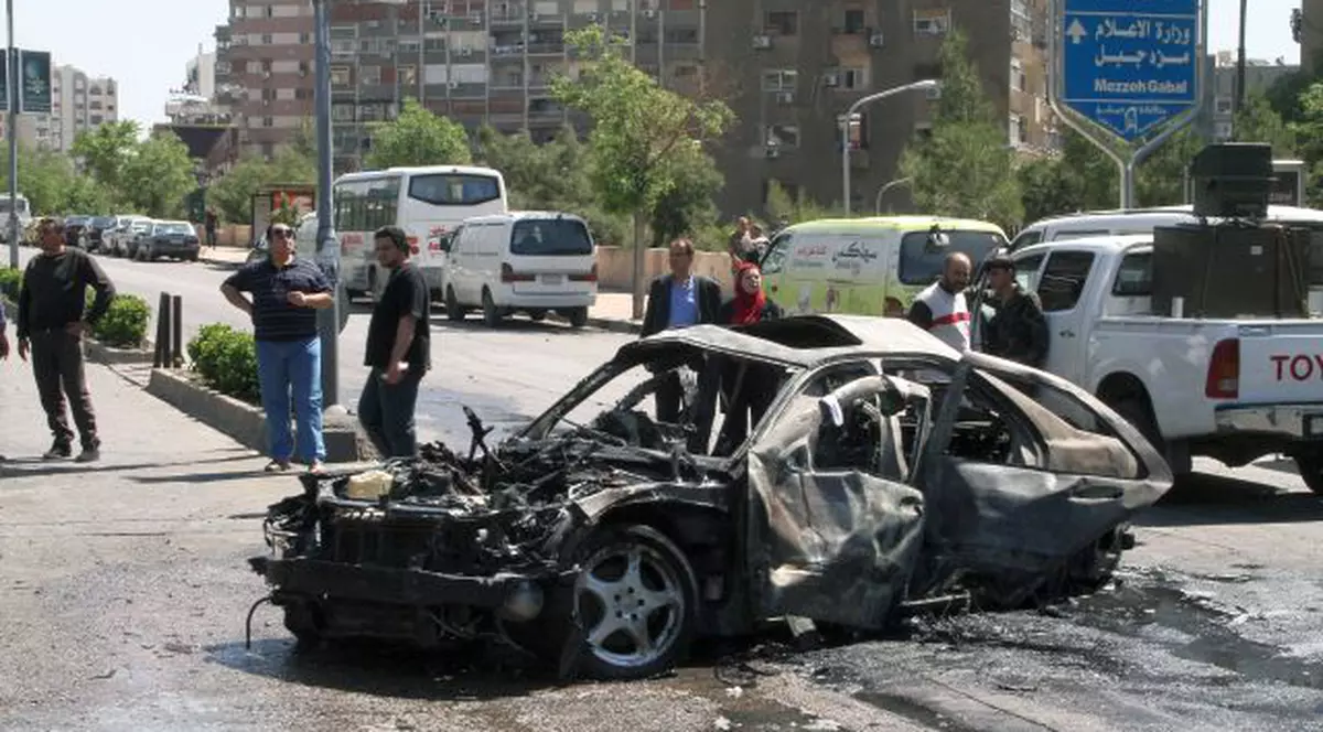 Premierul sirian, vizat de un atentat cu mașină-capcană - FOTO