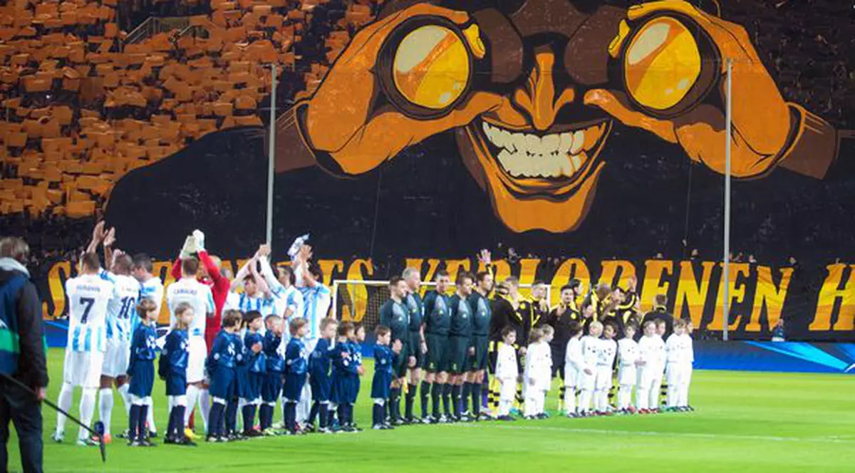 Fanii lui Dortmund au realizat cea mai tare coregrafie a anului! | FOTO