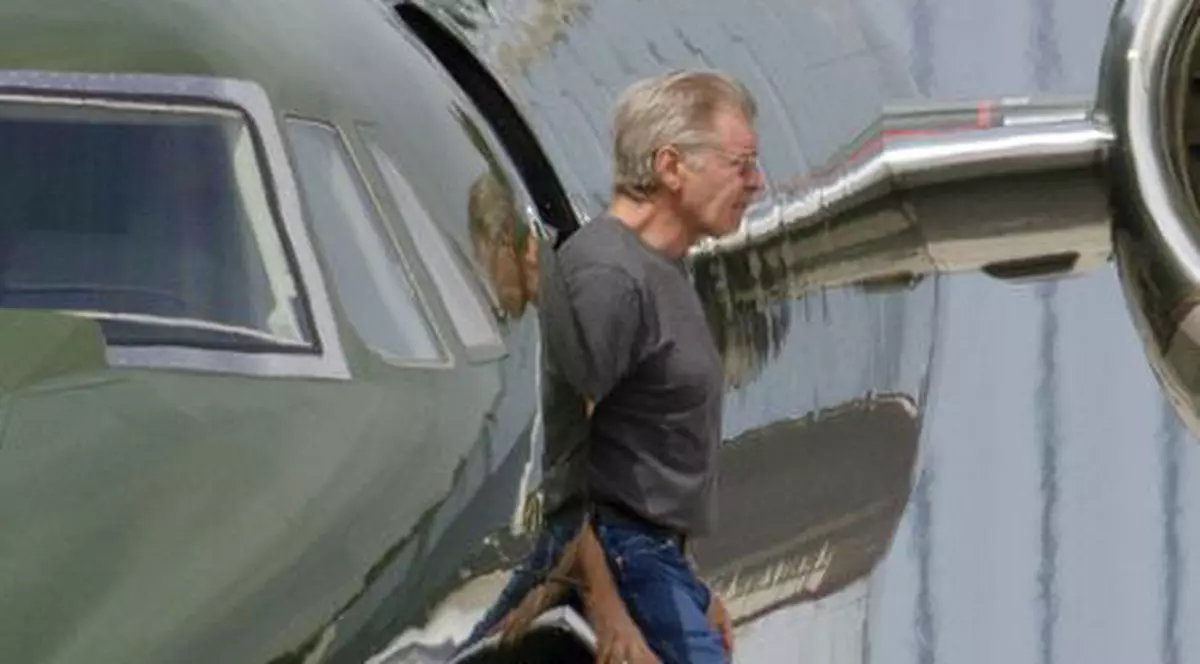 Actorul Harrison Ford a ieşit la plimbare cu avionul | FOTO