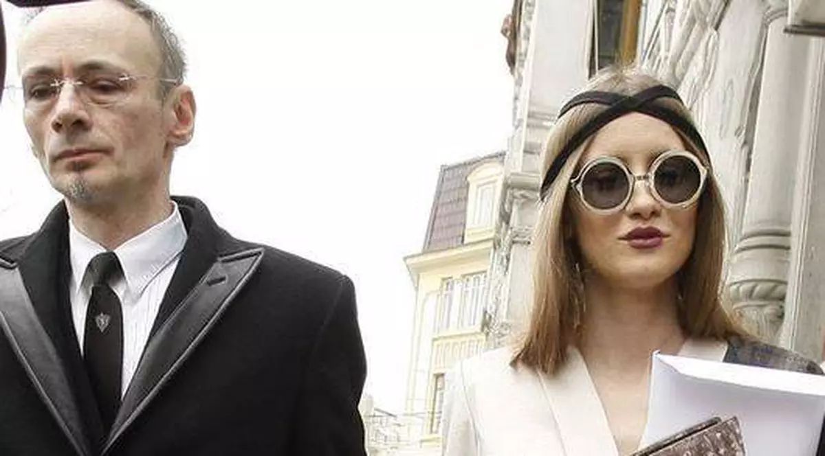 EXCLUSIV | Designerul Mihai Albu recunoaşte că e distrus după ce a pus capăt mariajului cu Iulia: «După divorţ am slăbit 8 kilograme!»