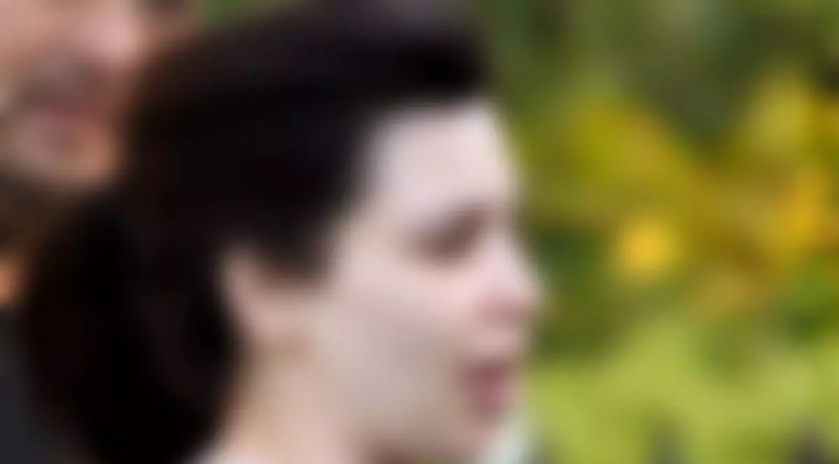 CE PALIDĂ este Kim Kardashian NEMACHIATĂ! Îți place cum arată? | FOTO