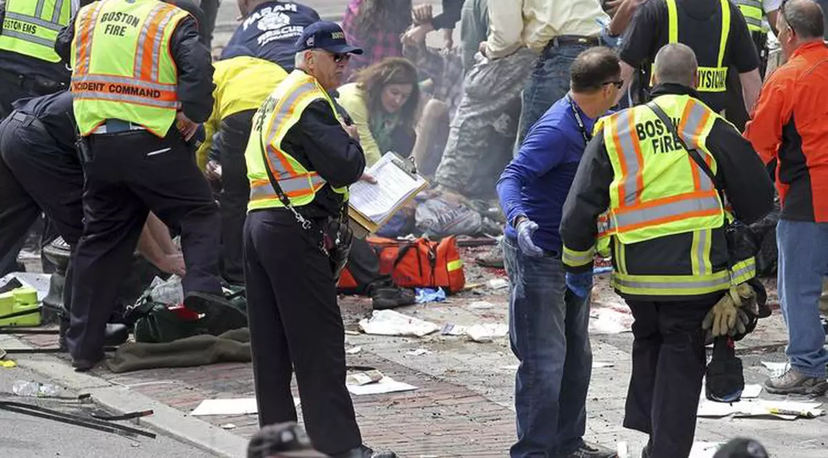 EXPLOZIILE din BOSTON: Anchetatorii au identificat un suspect