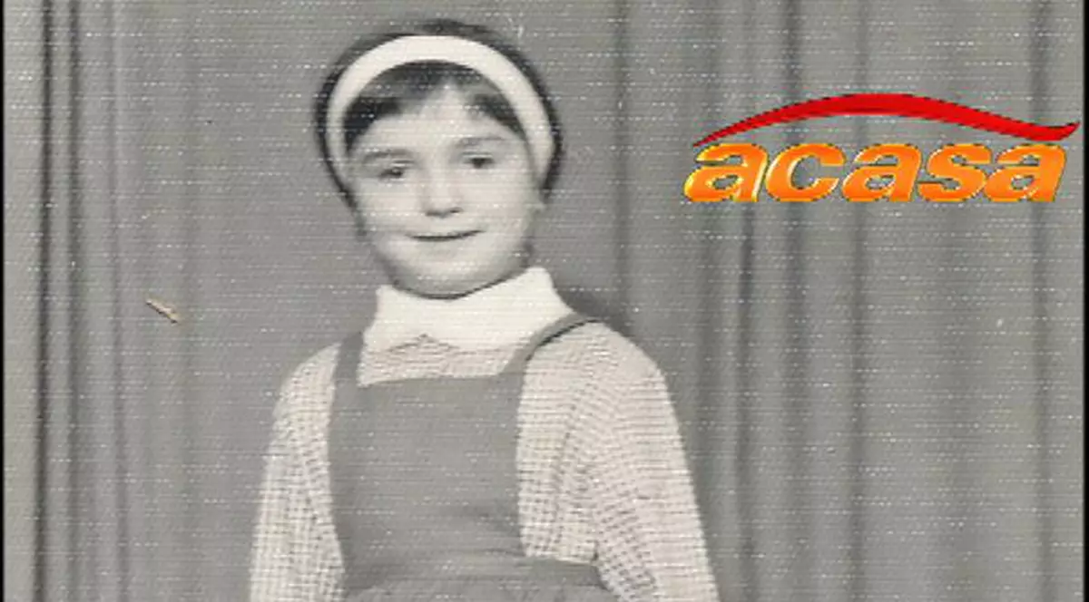 Așa arăta în copilărie una dintre adevăratele vedete autohtone. O recunoști? | FOTO