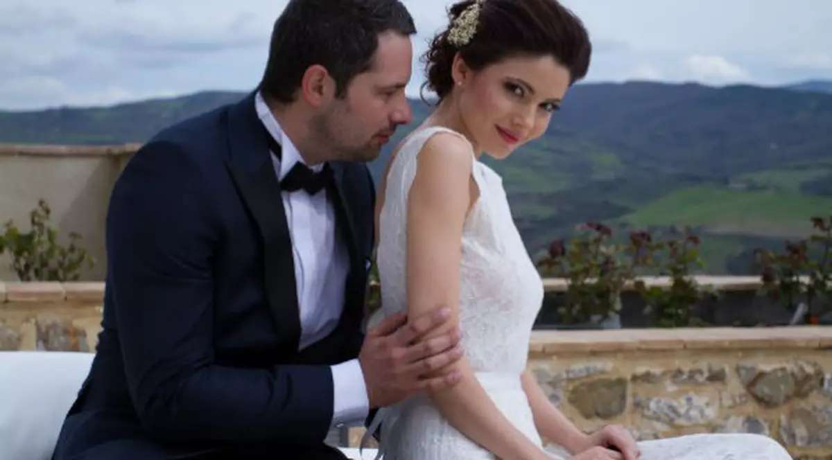 Anca Rusu îşi ia revanşa: "Eu mă ocup de luna de miere. Îi pregătesc o surpriză pe măsura nunţii de vis pe care am avut-o"