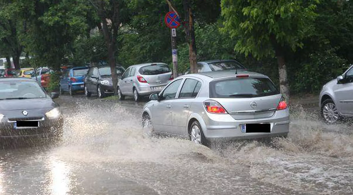 Precipitaţii însemnate cantitativ în următoarele două săptămâni. Ce temperaturi vor fi în fiecare regiune a ţării