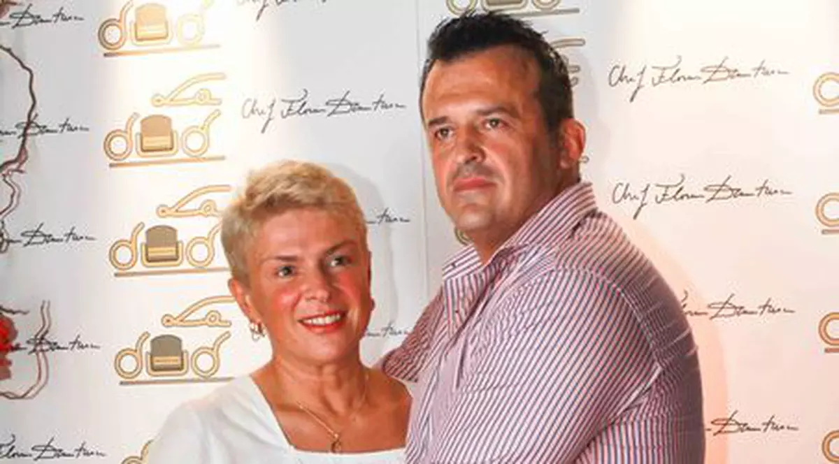 Teo Trandafir: "Nu pot fi prietenă cu bărbatul pentru care mi-aş fi dat viaţa fără să mă fi uitat o clipa peste umăr"