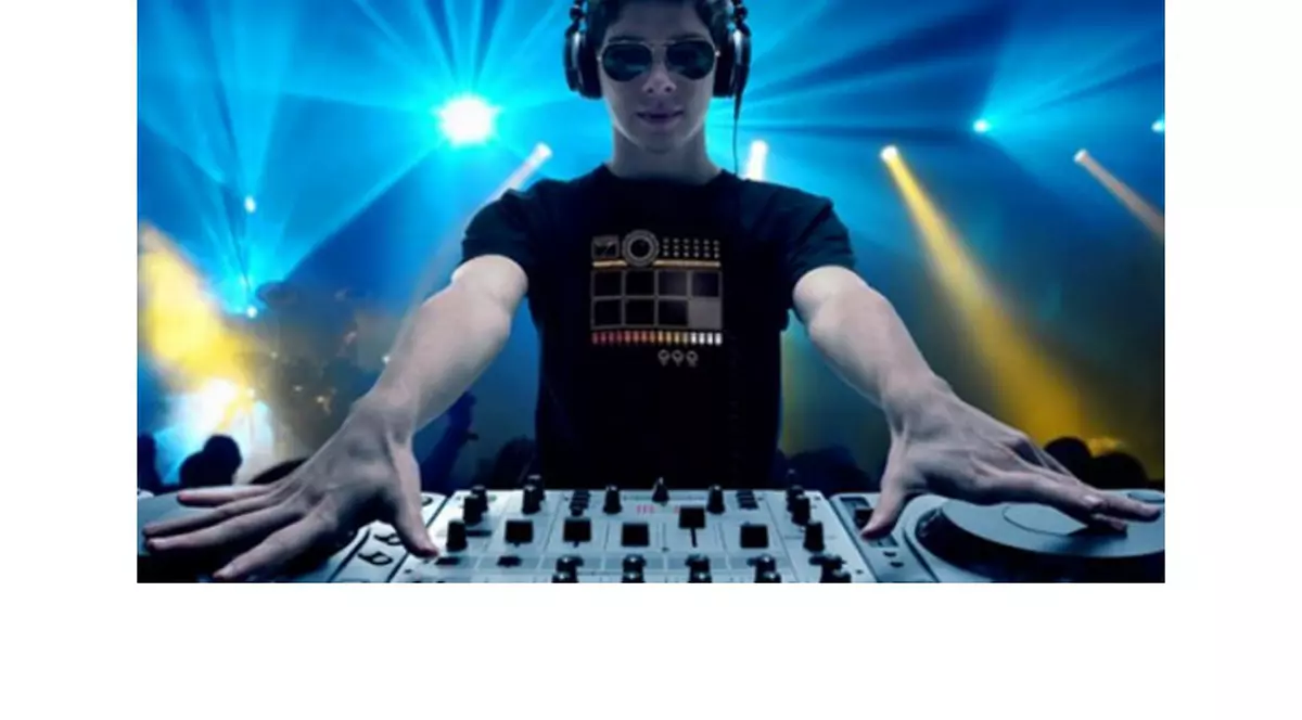 A apărut tricoul cu tobe şi amplificator!