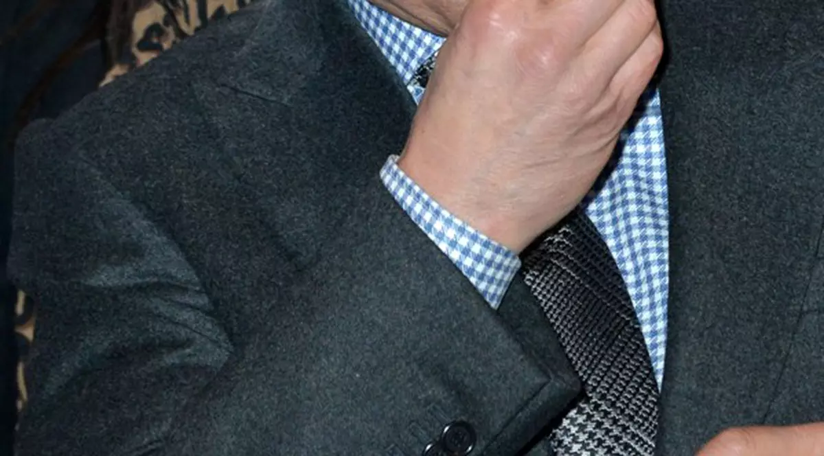 INCREDIBIL! Tom Cruise umblă cu REȘOUL după el pe COVORUL ROȘU! Vezi ce parte a corpului vrea să-și încălzească