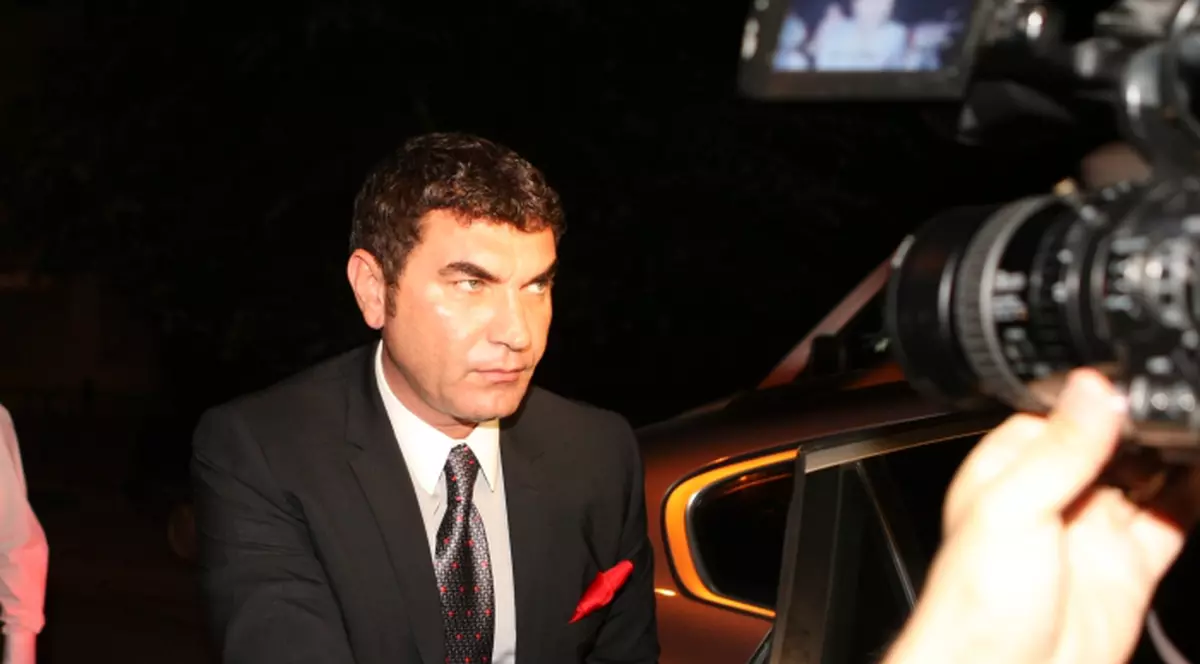 Cristi Borcea I-A DUS APĂ ŞI BAGAJE LUI GIGI BECALI, în arest! | FOTO