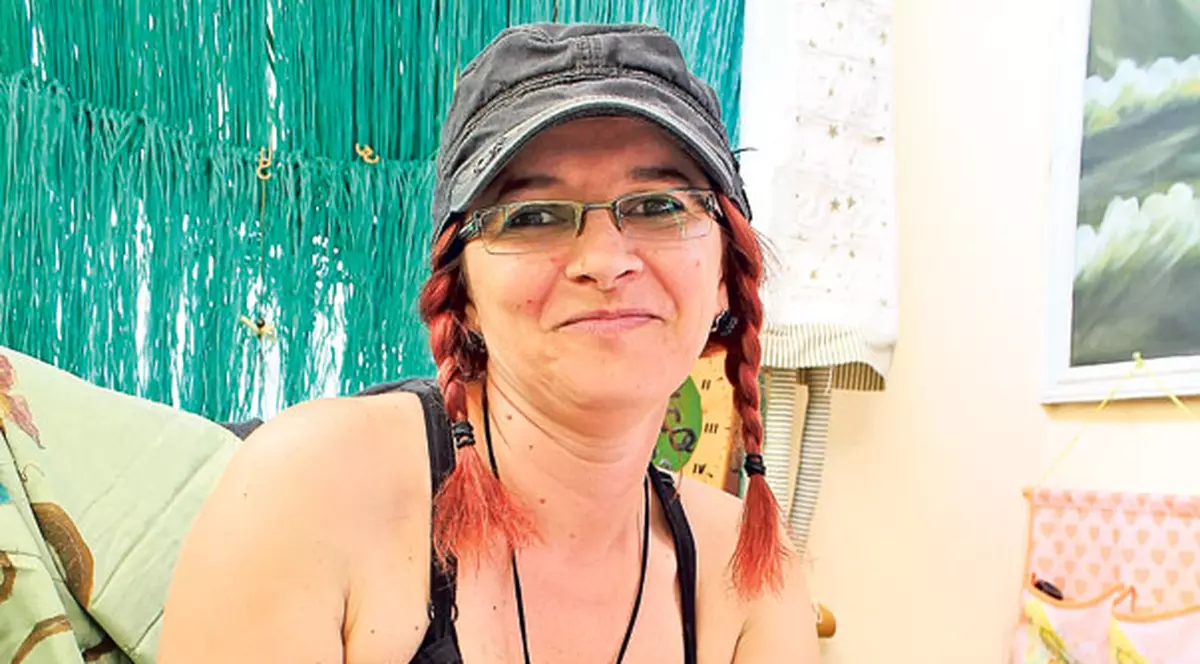 Românii se pregătesc de Sărbătoare! Face oiţe din ouă de Paşte!