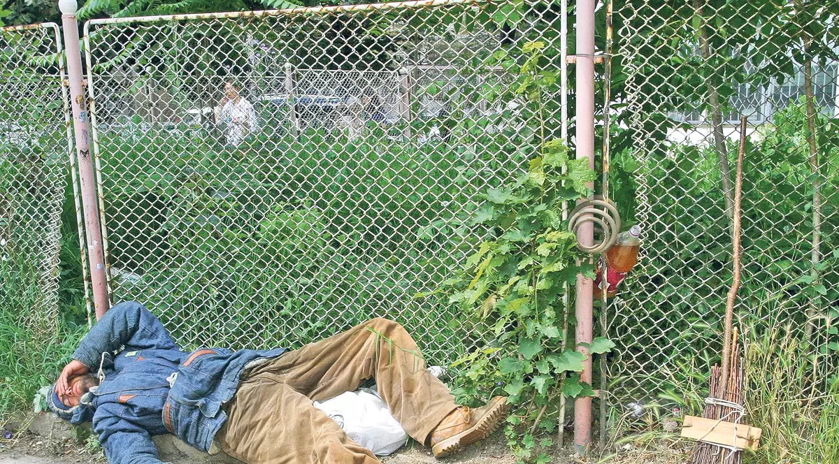 Medicii cer ca beţivii să îşi plătească îngrijirile într-o formă sau alta: «Să măture prin curtea spitalului!»