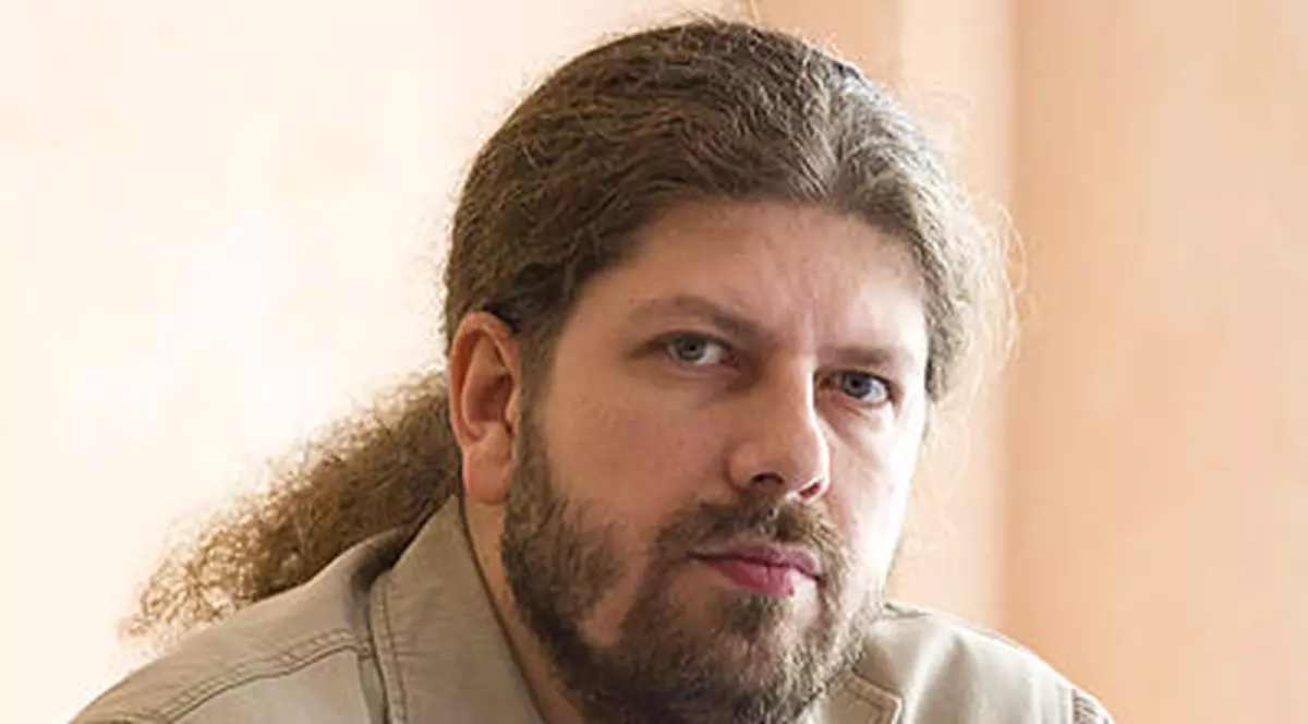 ULUITOR! UN DEPUTAT ÎNTREŢINUT DE PĂRINŢI ŞI SĂRAC LIPIT PĂMÂNTUL A DONAT MII DE LEI LA PSD! 