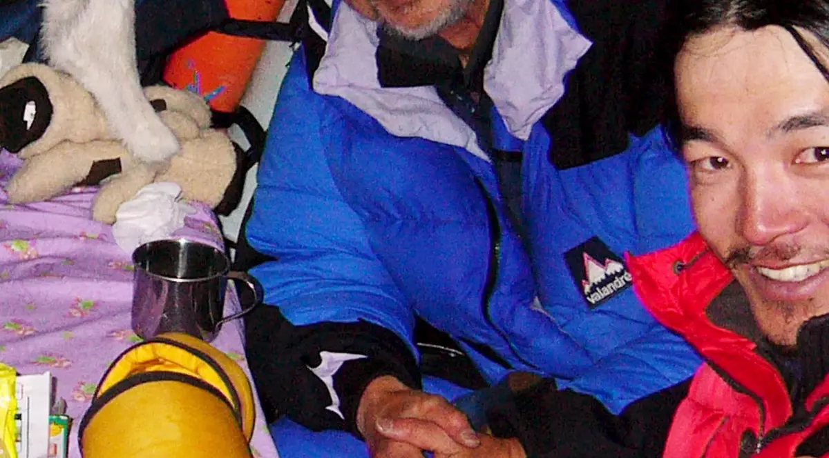 PERFORMANŢA CARE A UIMIT LUMEA! Un japonez de 80 de ani a ajuns în vârful Everestului! FOTO