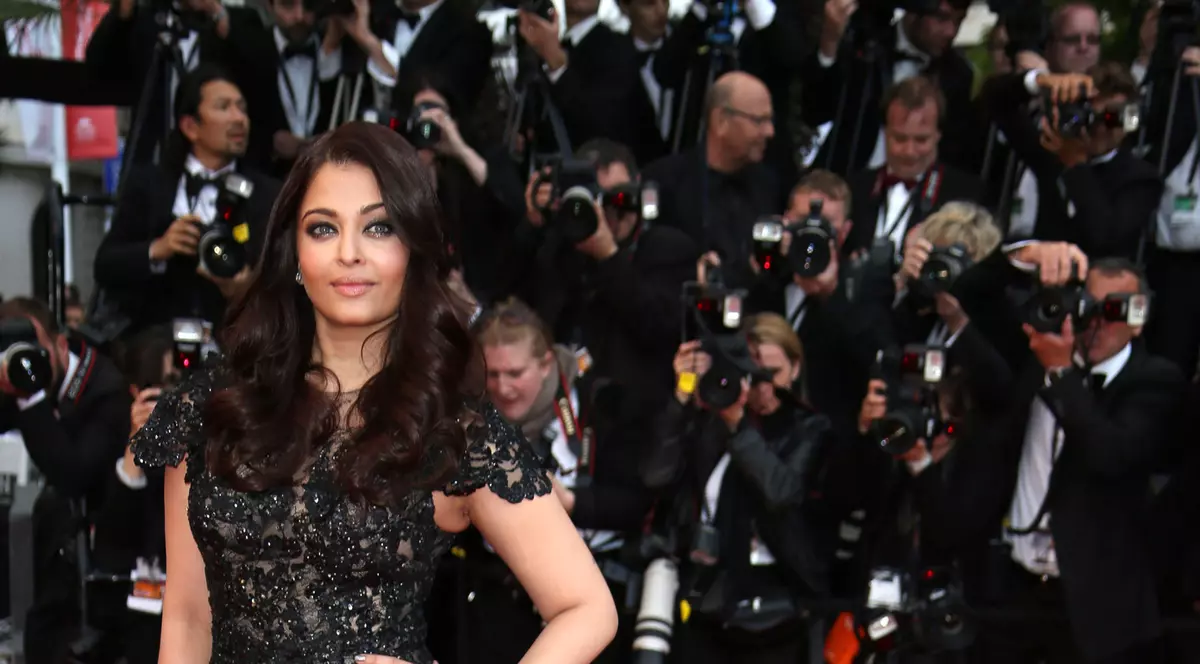 A fost CEA MAI FRUMOASĂ FEMEIE din lume, însă sarcina a transformat-o într-o OBEZĂ! Iată cum arată ACUM, la aproape doi ani de la naştere, fosta MISS WORLD! FOTO