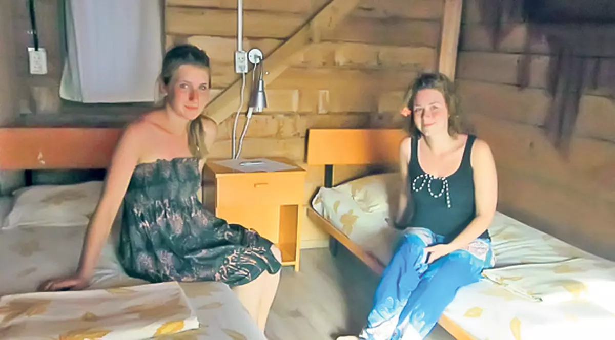 Libertatea a găsit la mare cei mai buni ambasadori pentru turismul românesc: două nemţoaice îndrăgostite de Vama Veche | «Ne-am distrat 5 zile cu 80 €»