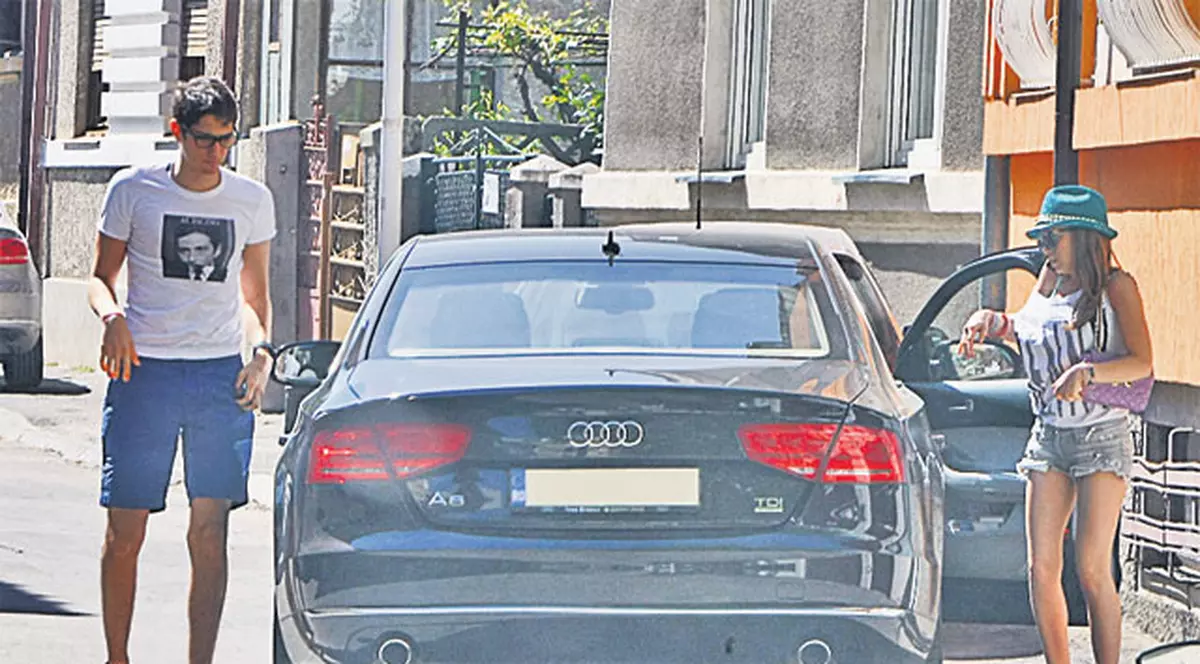Matei, fiul lui Răzvan Lucescu, şi iubita lui, Ioana, au mers la doctor 
