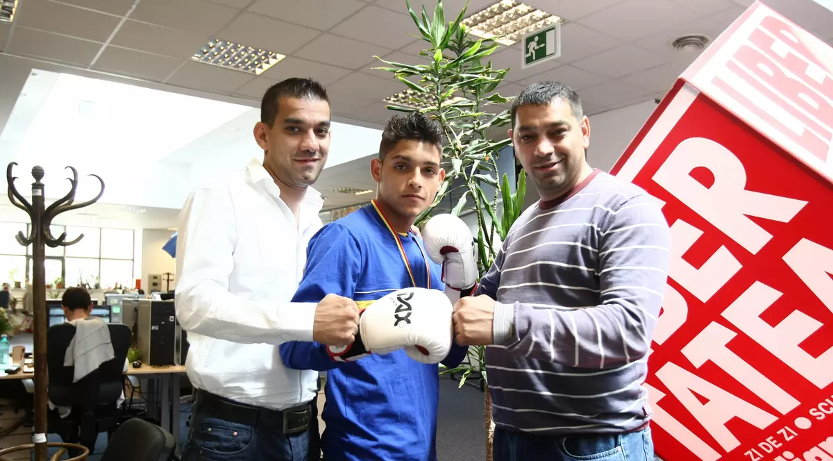 Antrenorul Marian Simion, acuzat de sportivi că îi bate şi că le încalcă drepturile!