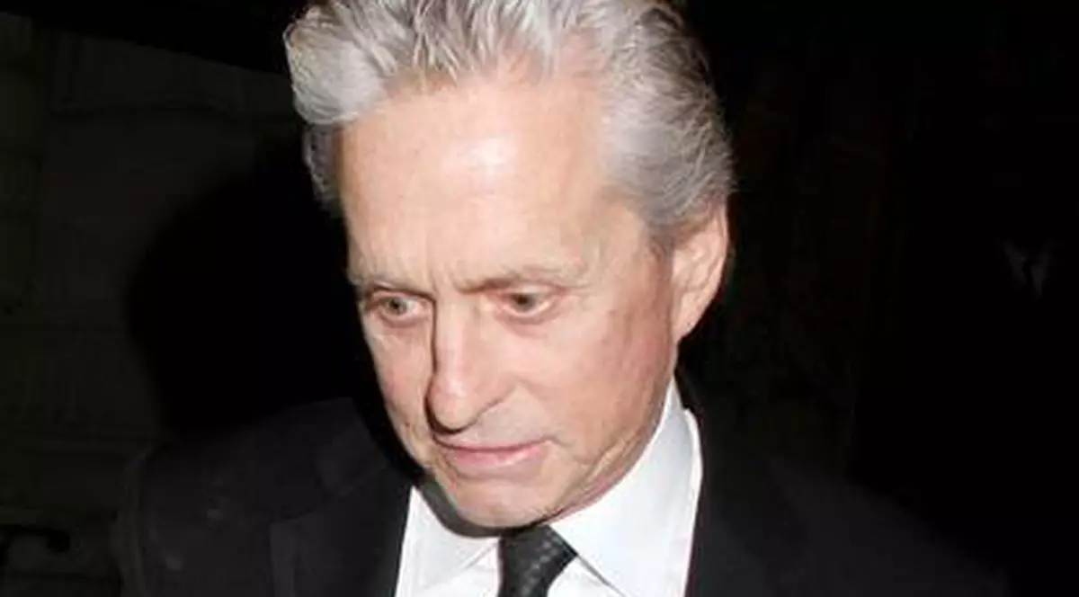 DETALII TERIFIANTE! Ce a păţit Michael Douglas în spital, când avea cancer