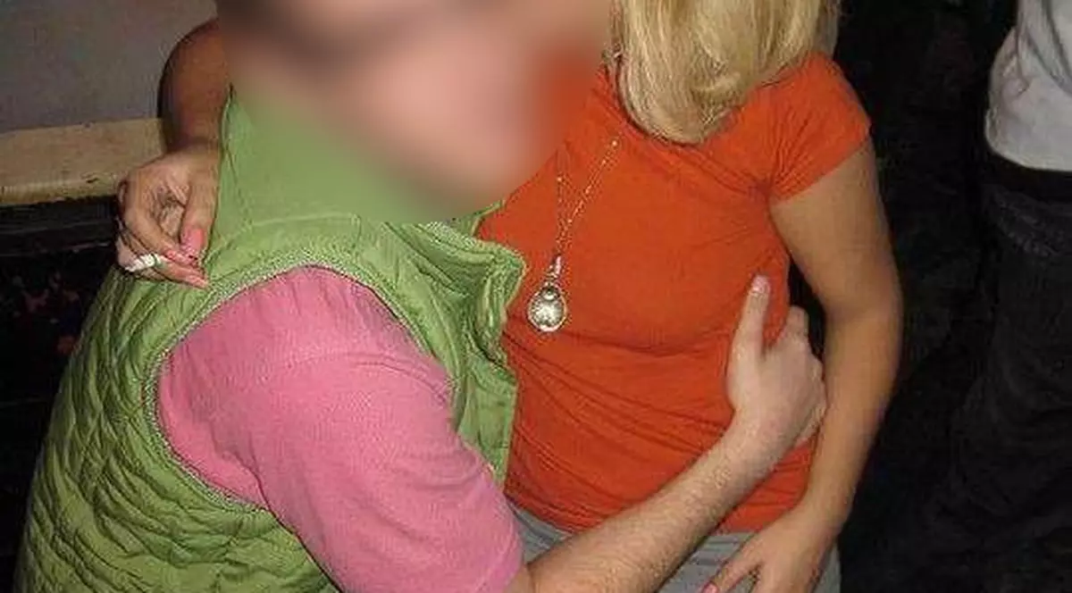 SUB PAPUC? "Mă bate nevastă-mea dacă îmi murdăresc tricoul". Vei ce vedetă a făcut afirmaţia