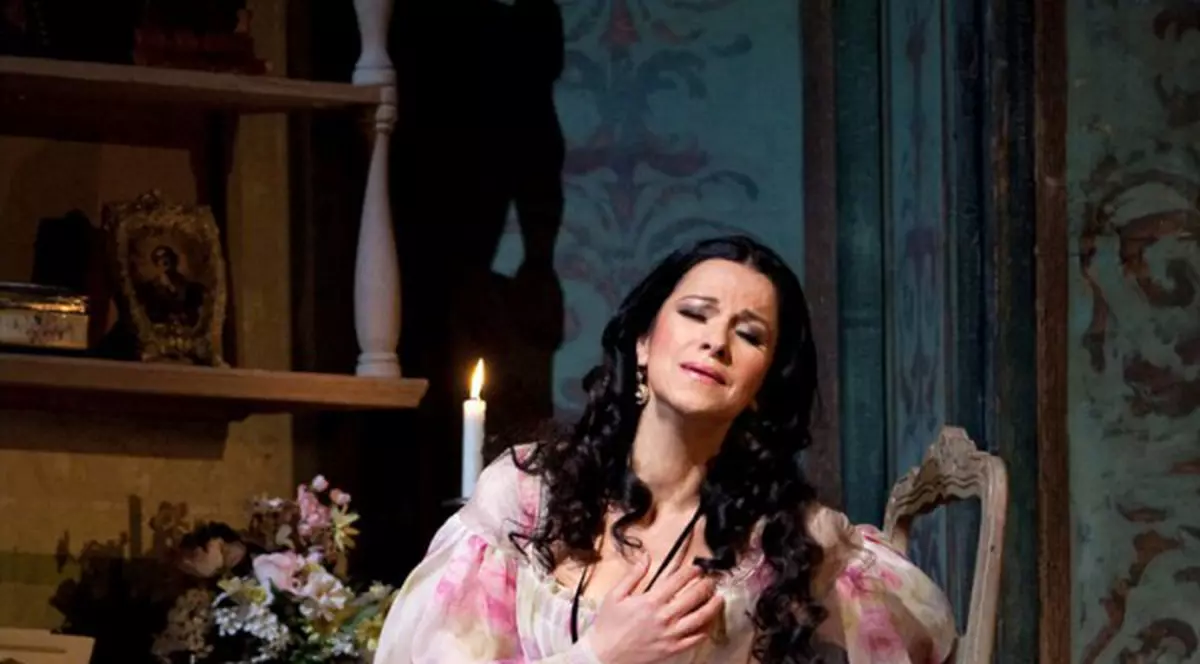 Pe scenele lumii STRĂLUCEŞTE, însă în sufletul Angelei Gheorghiu se ascund ADEVĂRATE DRAME! Vezi motivul care l-a determinat pe TATĂL EI SĂ SE CĂLUGĂREASCĂ PE MUNTELE ATHOS! FOTO