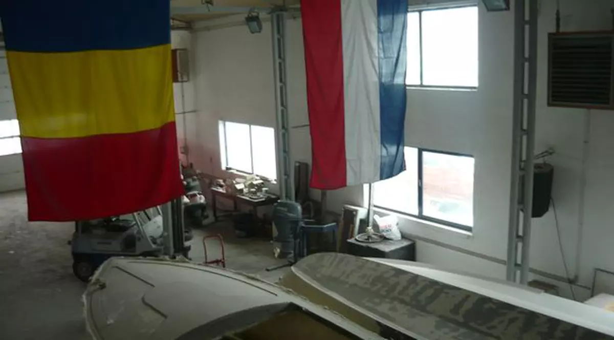 Un olandez stabilit la Mehedinţi face bărci pentru militarii din China