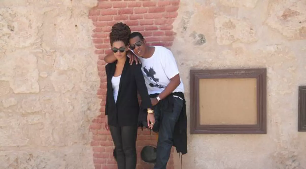 Beyonce şi Jay-Z, mai amorezaţi ca niciodată! Uite cum a fost vacanţa lor în doi în Cuba! | FOTO