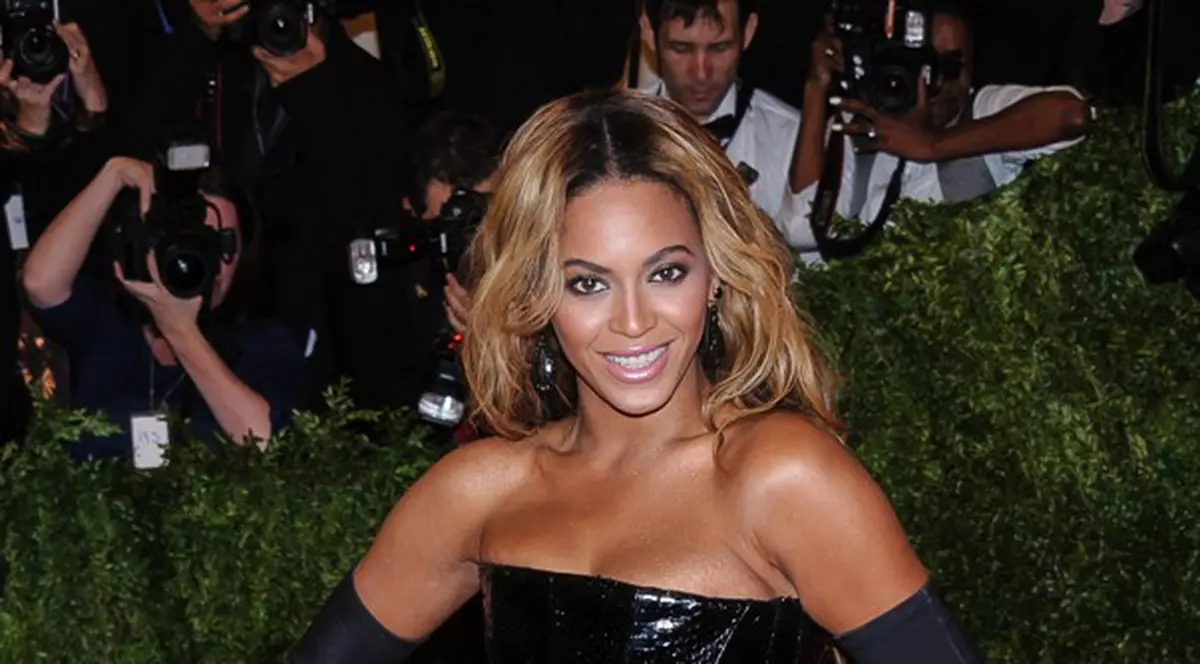 Beyonce este DIN NOU ÎNSĂRCINATĂ la un an şi jumătate de la prima naştere!