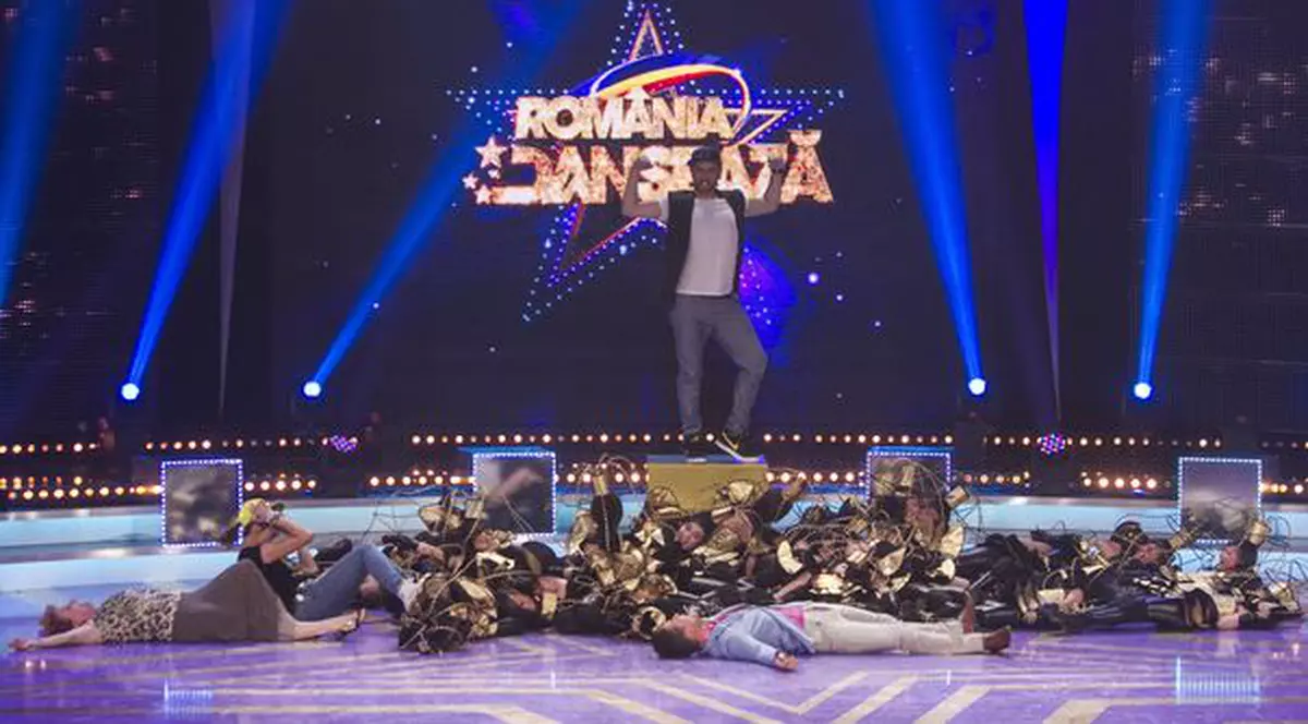 CRBL a făcut 30 de domnişoare să leşine pe scenă! Uite cum a fost posibil!