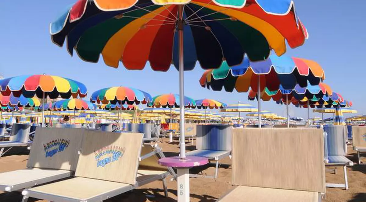 Vremea va fi în continuare MULT MAI CALDĂ decât ar fi normal. Iată PROGNOZA METEO pentru joi şi vineri!